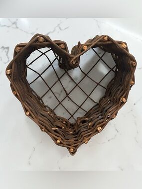 Vintage Heart-Shaped Woven Grapevine Wall Basket • Cottagecore Rustic Decor EUC